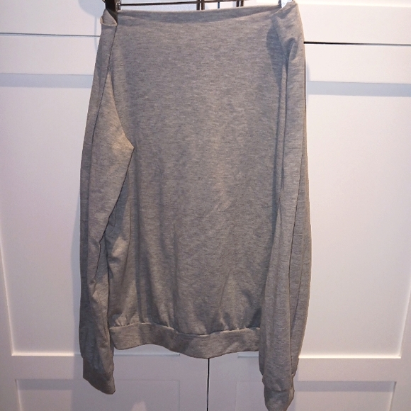 Cute Off The Shoulder Graphic Weekend Sweatshirt - Picture 4 of 7